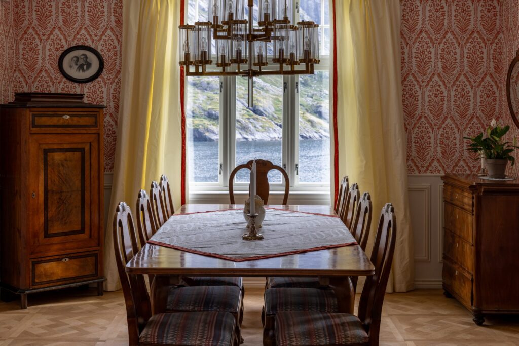 The-House-of-Dahl-Dining