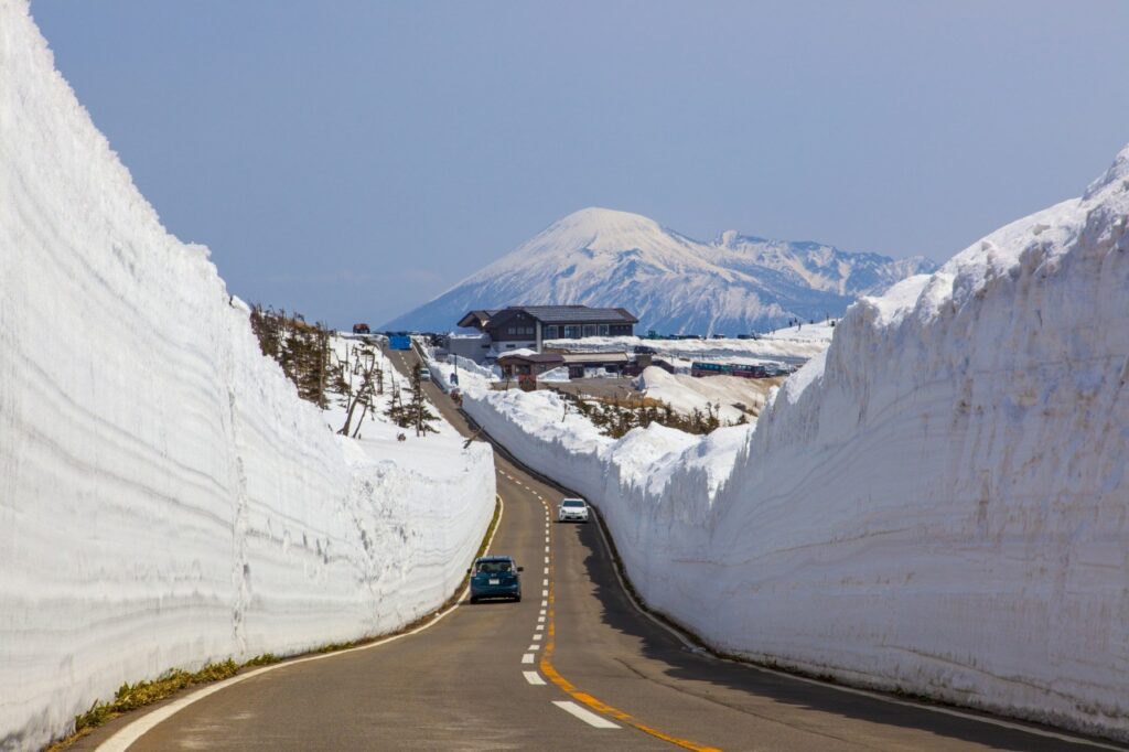 Hachimantai Snow Corridor